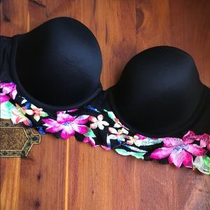 PINK NEW  no tags Victoria secret bra